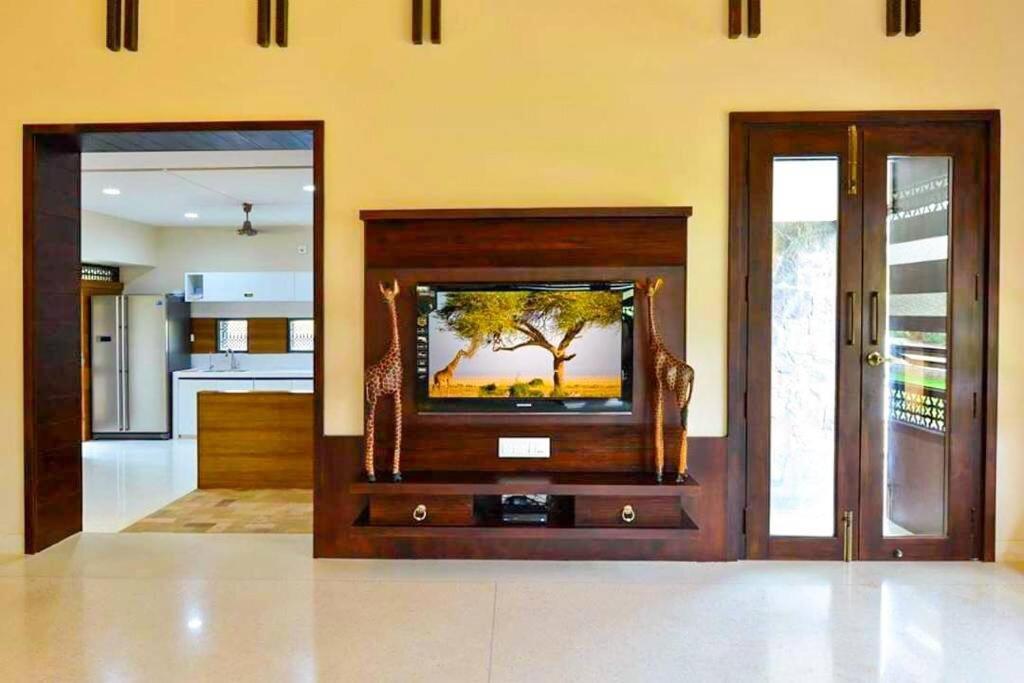 Vacation Villa-Devraj Residency - Bhuj, Kutch Bagian luar foto